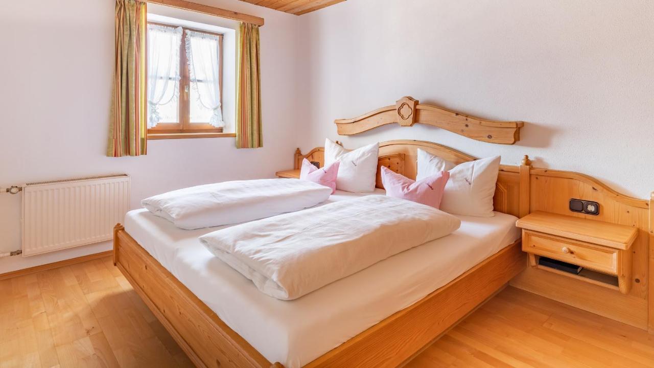 Apartment mit Balkon